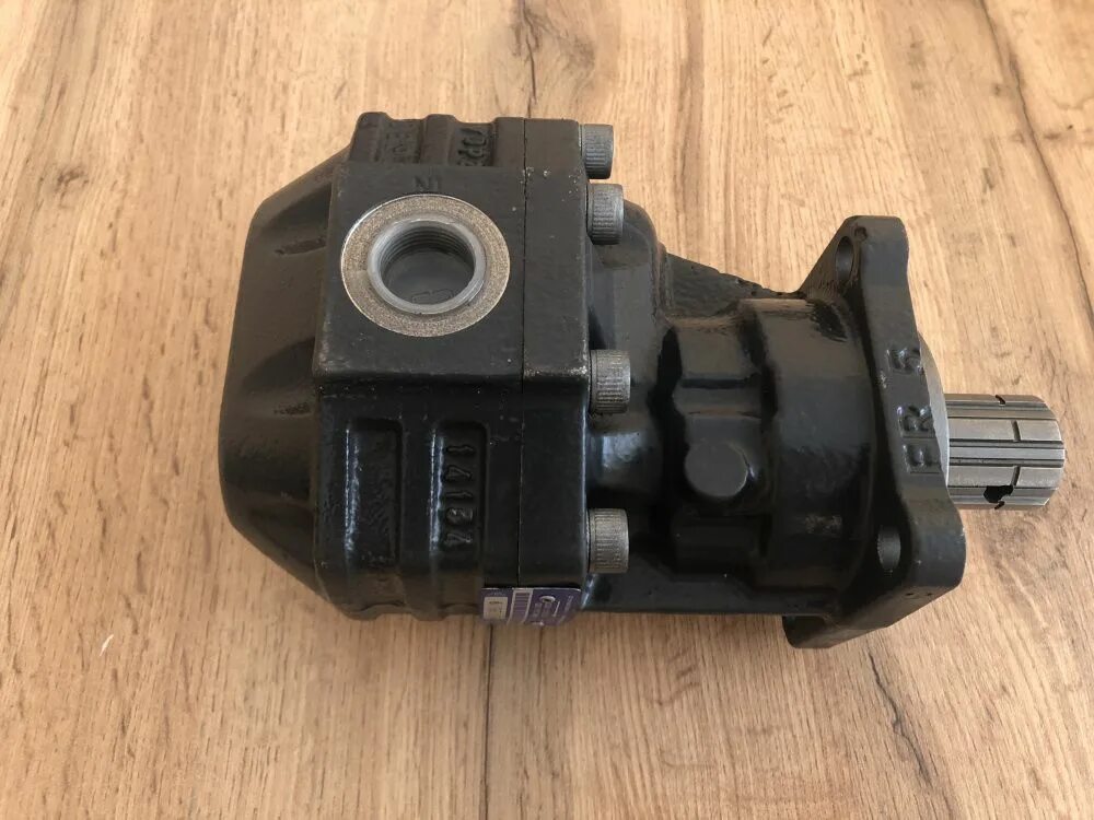 NPH 34 ISO - насос nph 34 r iso шестеренный 105-011-10342 (правое вращение) omfb