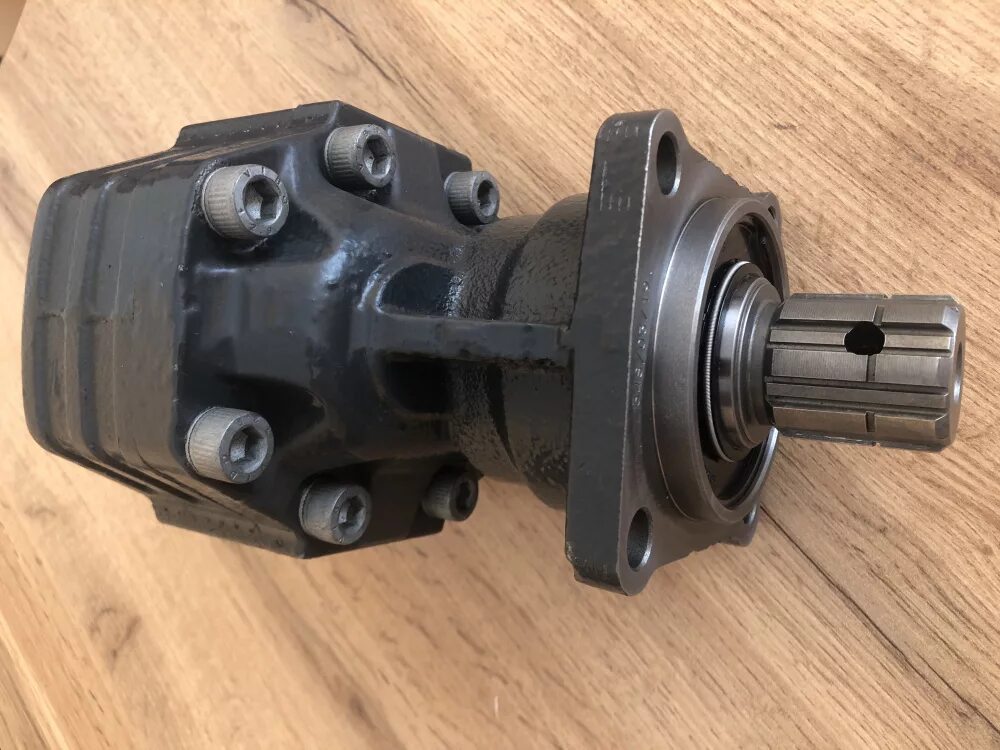 NPH 34 ISO - насос nph 34 r iso шестеренный 105-011-10342 (правое вращение) omfb